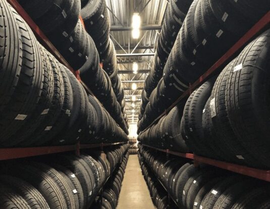 tire storage entreposage des pneus