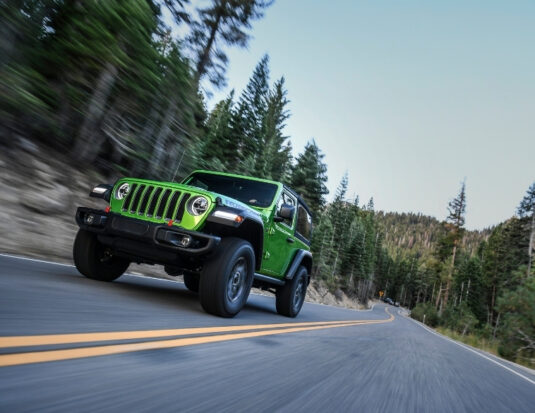 2018 Jeep Wrangler rubicon green road driving