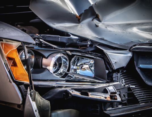 carrosserie de voiture accidentée